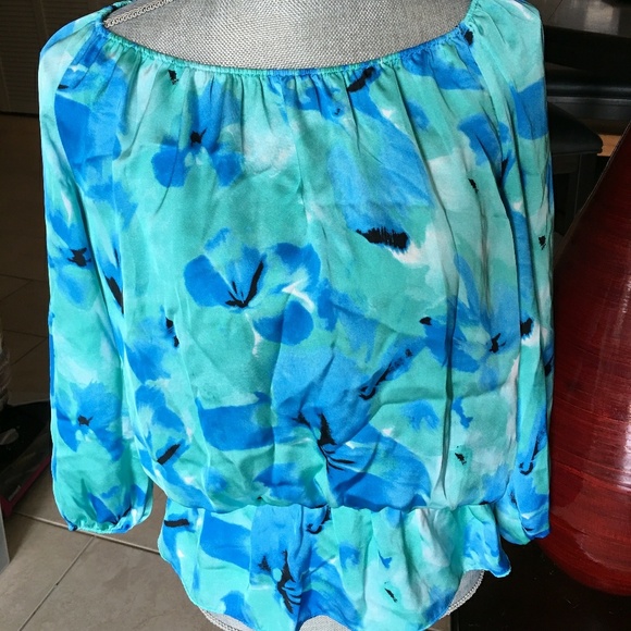 Vince Camuto Off the Shoulder Top - Picture 2 of 4